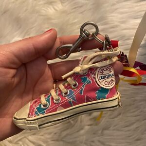 Vintage retro converse keychain j02